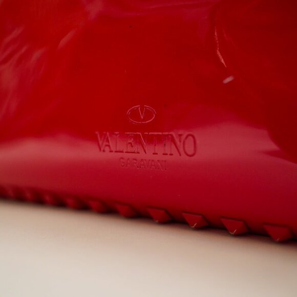 24HOUR PRICE DROP
Valentino Patent Red Leather Rockstud Trapeze Medium Tote Bag - Picture 4 of 13